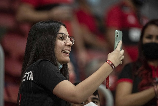 尽管他有优 尽管他有优